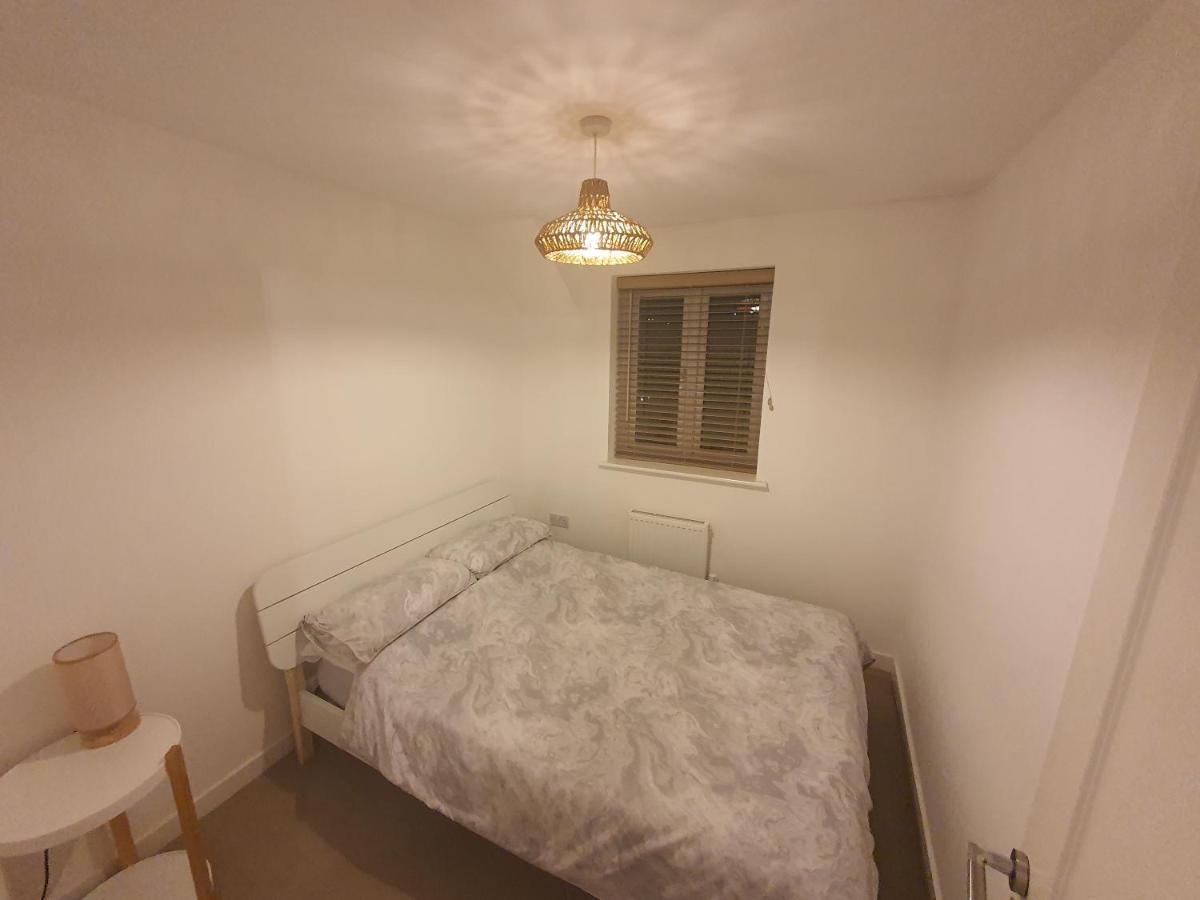 Chic City Centre Apartment With Allocated Parking สวอนซี ภายนอก รูปภาพ